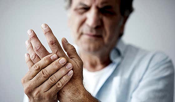пенсионеры с артритом