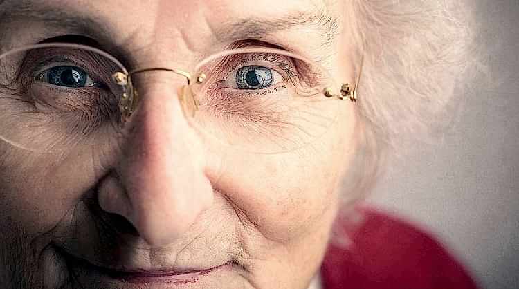 помощь при катаракте